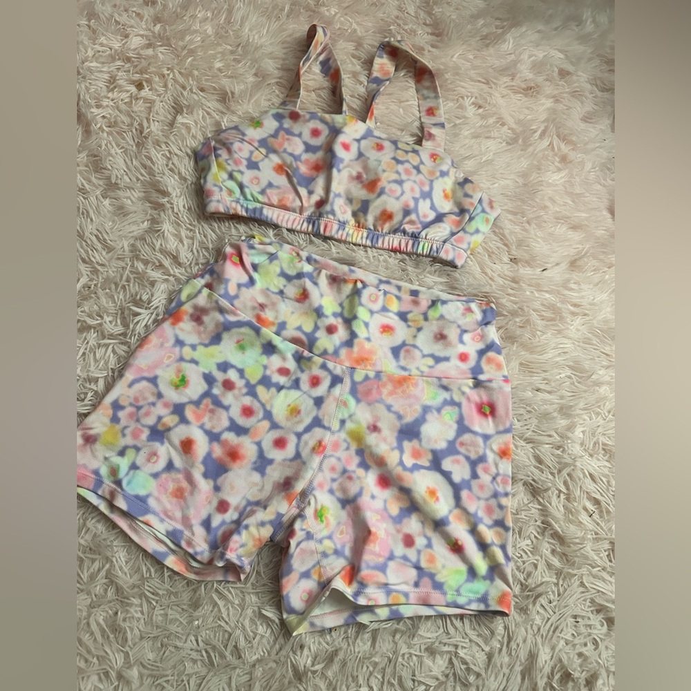 💕 floral activewear bra/shorts set - Picture 2 of 3